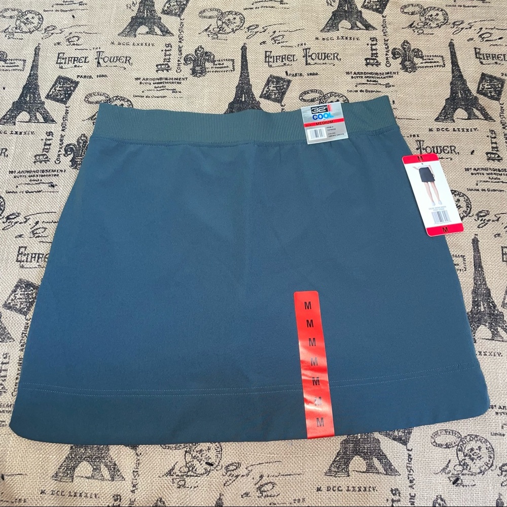 32 Degrees Cool NWT! Smoke Green Stretch Woven Skort Size M - Picture 7 of 14